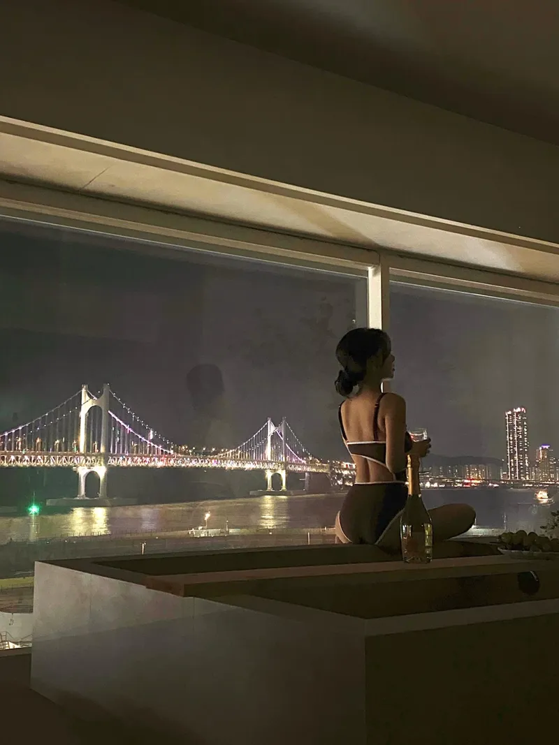 [Suyeong, Busan] Modern, indoor jacuzzi-style accommodation with a view of Gwangan Bridge 3