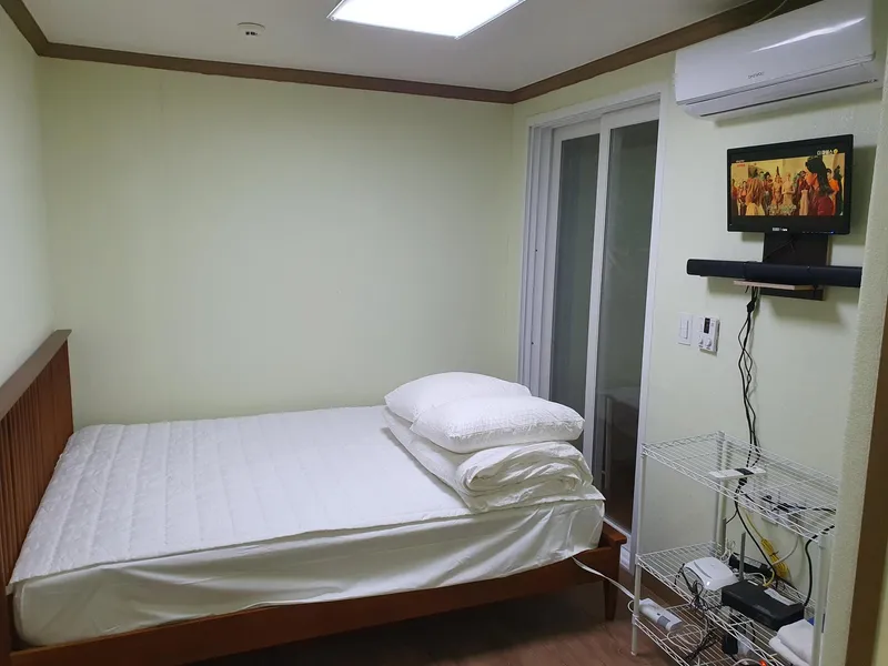 [Paju] Room 104 Netflix + YouTube [Electric bed mat used] 4