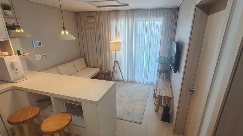 [Yangyang] Right in front of Dongsan Beach, 15th floor, perfect ocean view 1 second, two rooms 15