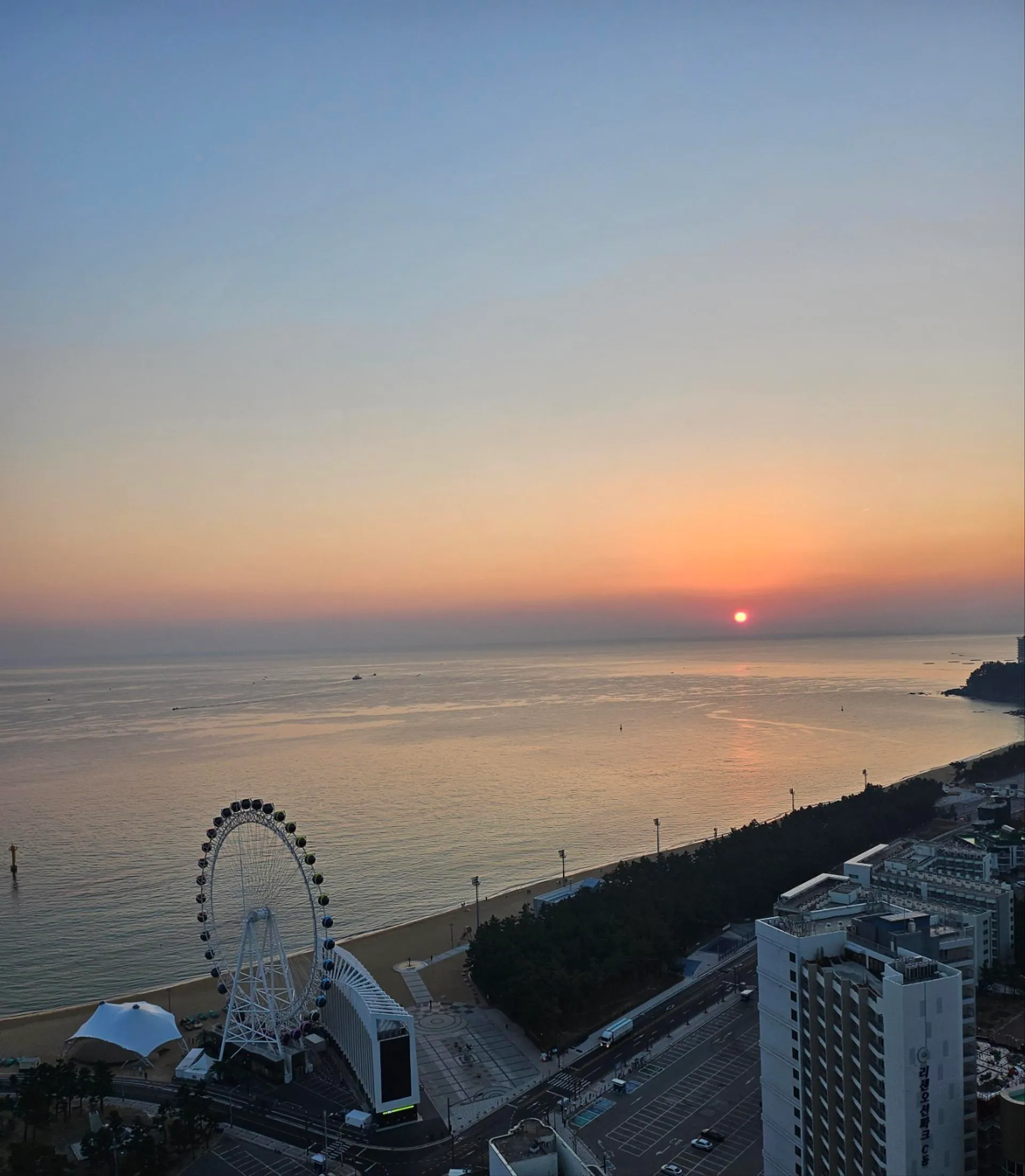 Joyang-dong Ocean View Three-Bedroom Apartment