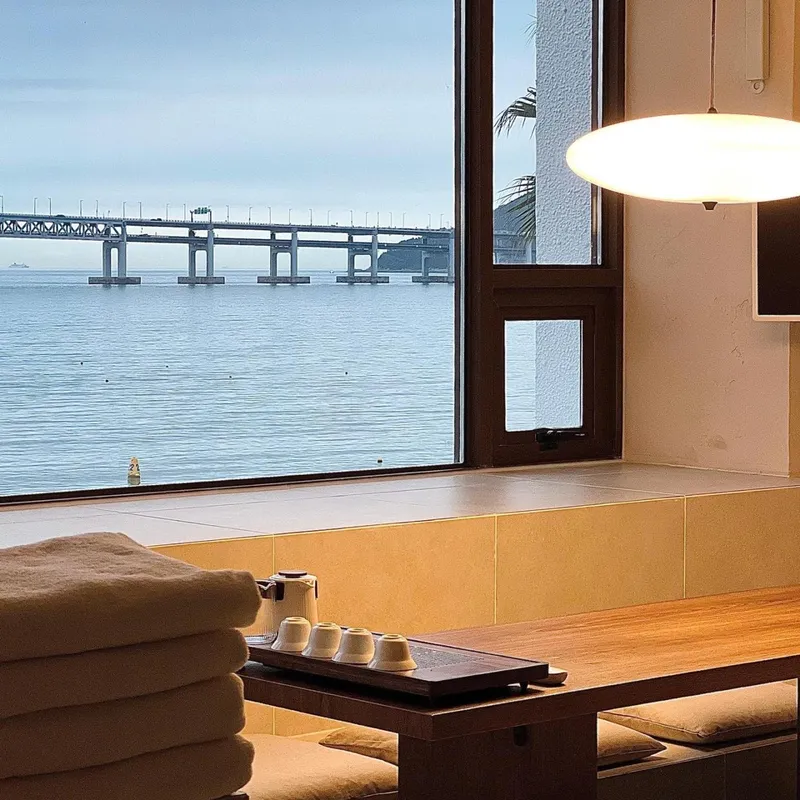 [부산 수영] 광안리해수욕장 바로앞 오션뷰 34평 쓰리룸 자쿠지펜션 11