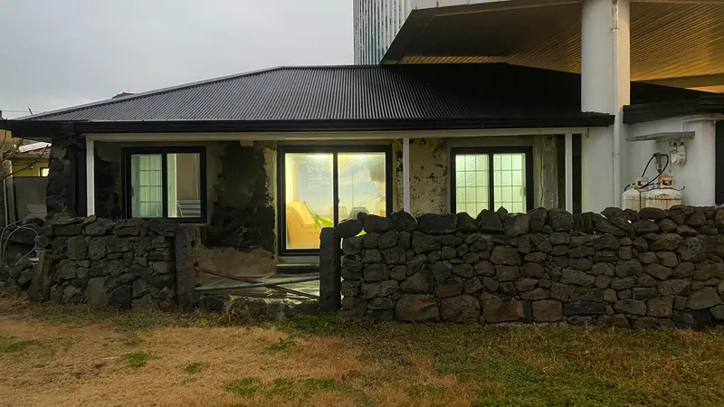 [Aewol, Jeju] Aewol sea front #Ocean view #Old house #Stone house #Family room #Independent house #Workation 66