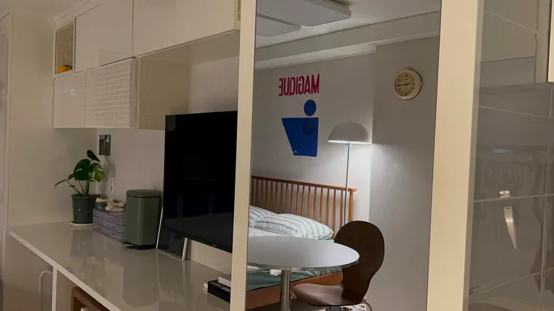 [서귀포 서귀동] 이중섭거리 근처 아늑한 우드톤 미드센츄리 원룸 레지던스 18