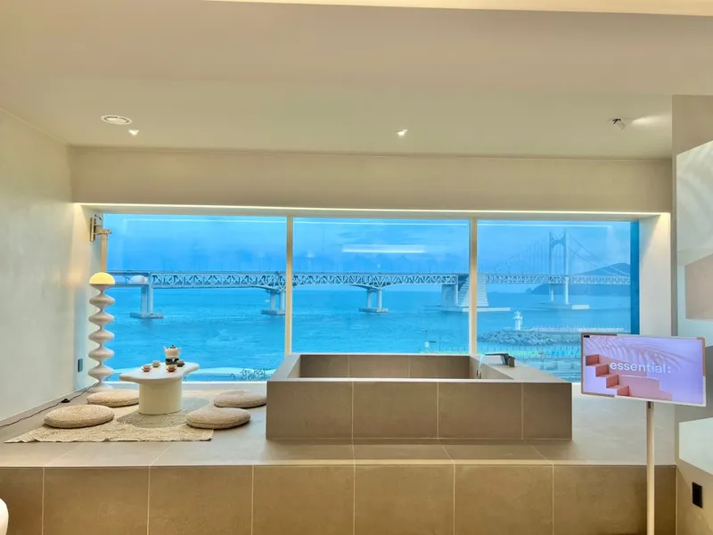 [Suyeong, Busan] Modern, indoor jacuzzi-style accommodation with a view of Gwangan Bridge 13