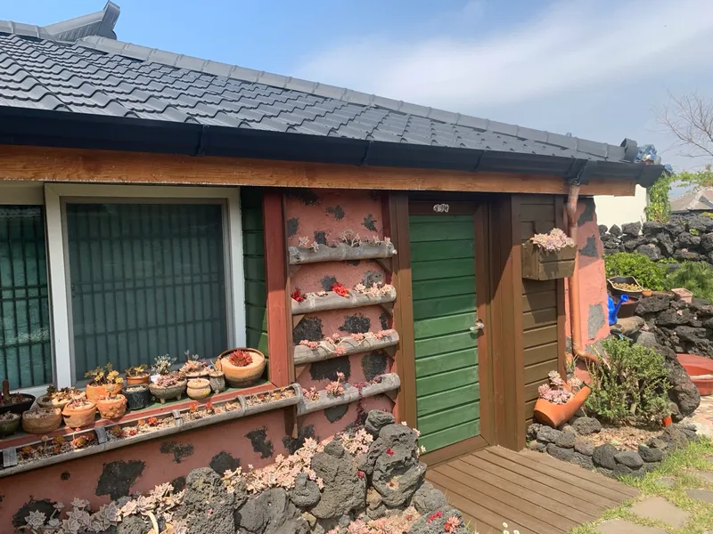 [Hangyeong, Jeju][Jeju Panpo] In front of Panpo Port, a quiet and pretty traditional stone house (Sarangchae, Dokchae) 19