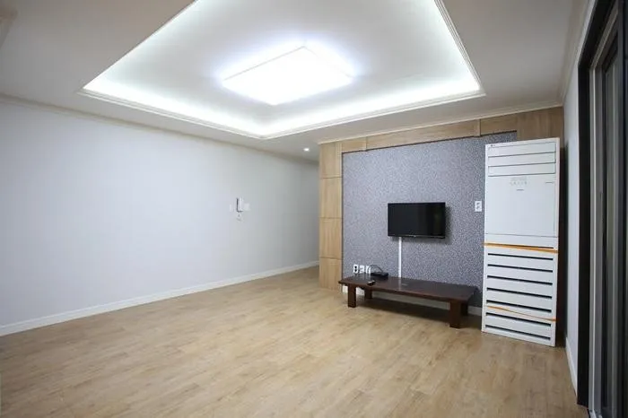 [부산 기장] 애견동반입실 가능한 쓰리룸 단체펜션 #화이트동 2층 12