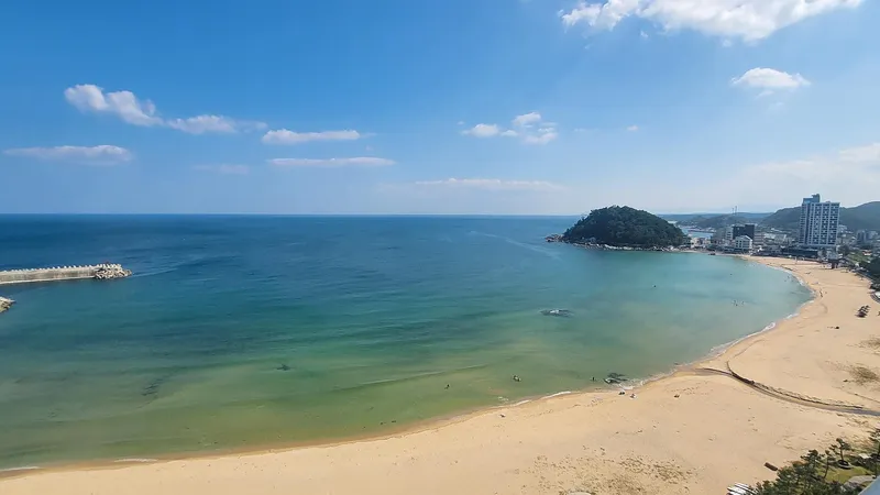 [Yangyang] Right in front of Dongsan Beach, 15th floor, perfect ocean view 1 second, two rooms 22