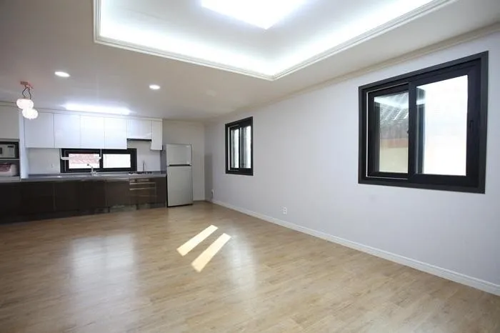 [Gijang, Busan] Three-room group pension with pet-friendly room #Green Building 2nd floor 8