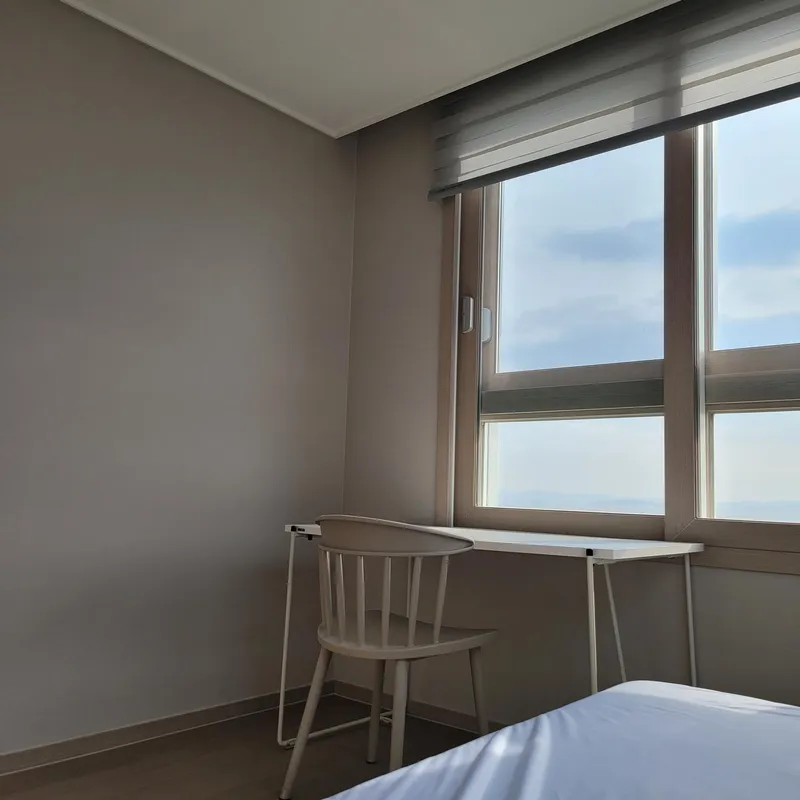 [Ansan] Newly built three-room officetel with Sihwa Lake in the background 28