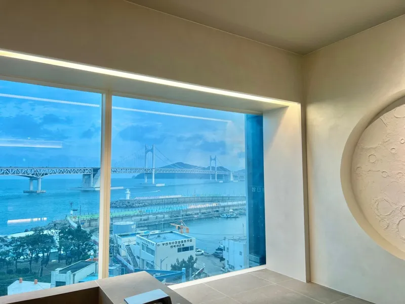 [Suyeong, Busan] Modern, indoor jacuzzi-style accommodation with a view of Gwangan Bridge 18