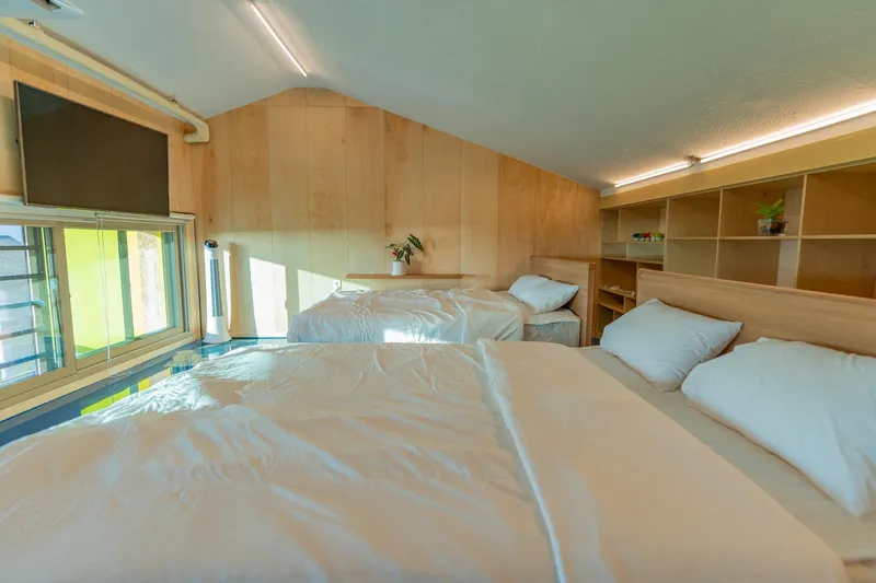 [Jocheon, Jeju] White (duplex) with a view of the sea and mountains 10
