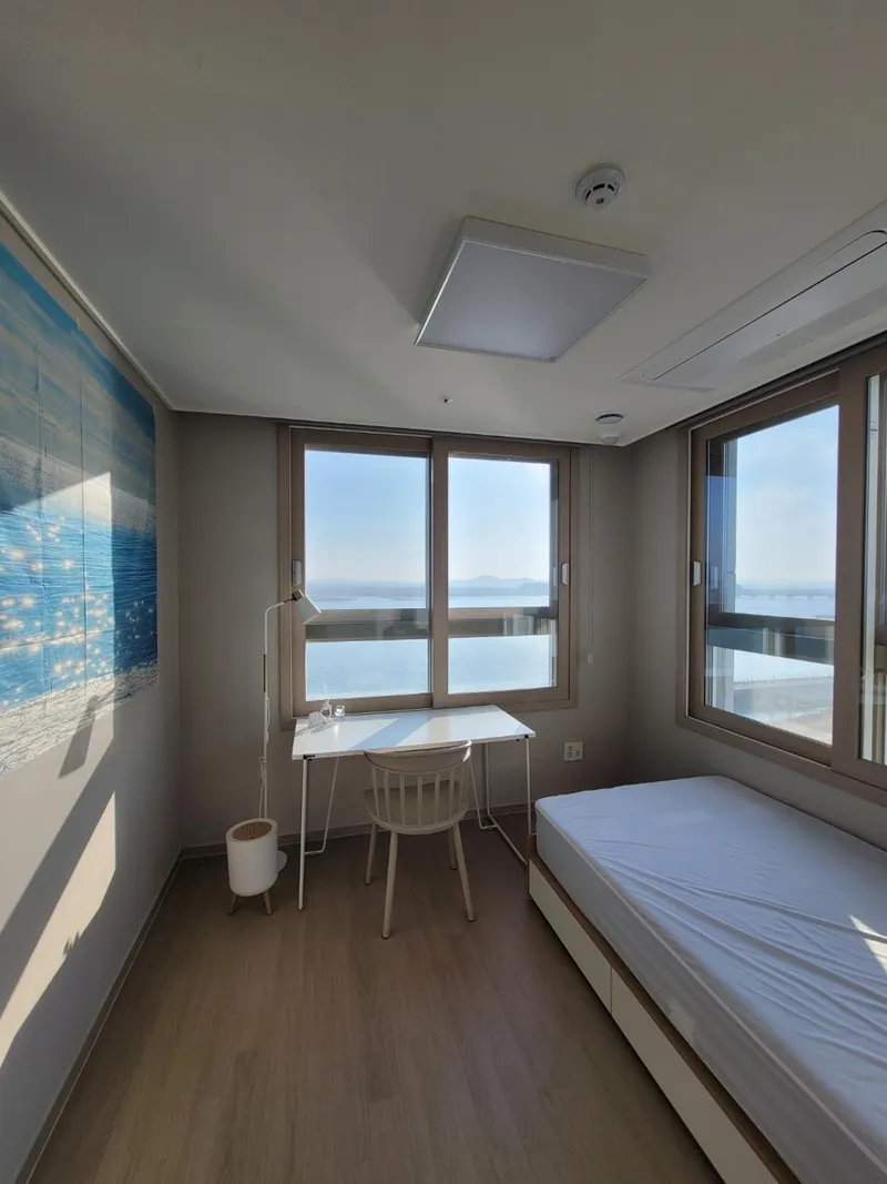 [Ansan] Newly built three-room officetel with Sihwa Lake in the background 21