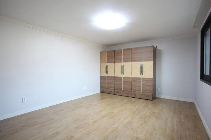 [Gijang, Busan] Three-room group pension with pet-friendly room #White Building 1st floor 9