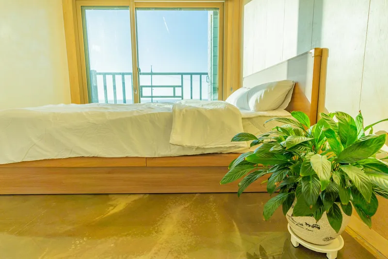 [Jocheon, Jeju] White (duplex) with a view of the sea and mountains 13