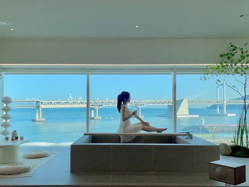 [Suyeong, Busan] Modern, indoor jacuzzi-style accommodation with a view of Gwangan Bridge 11