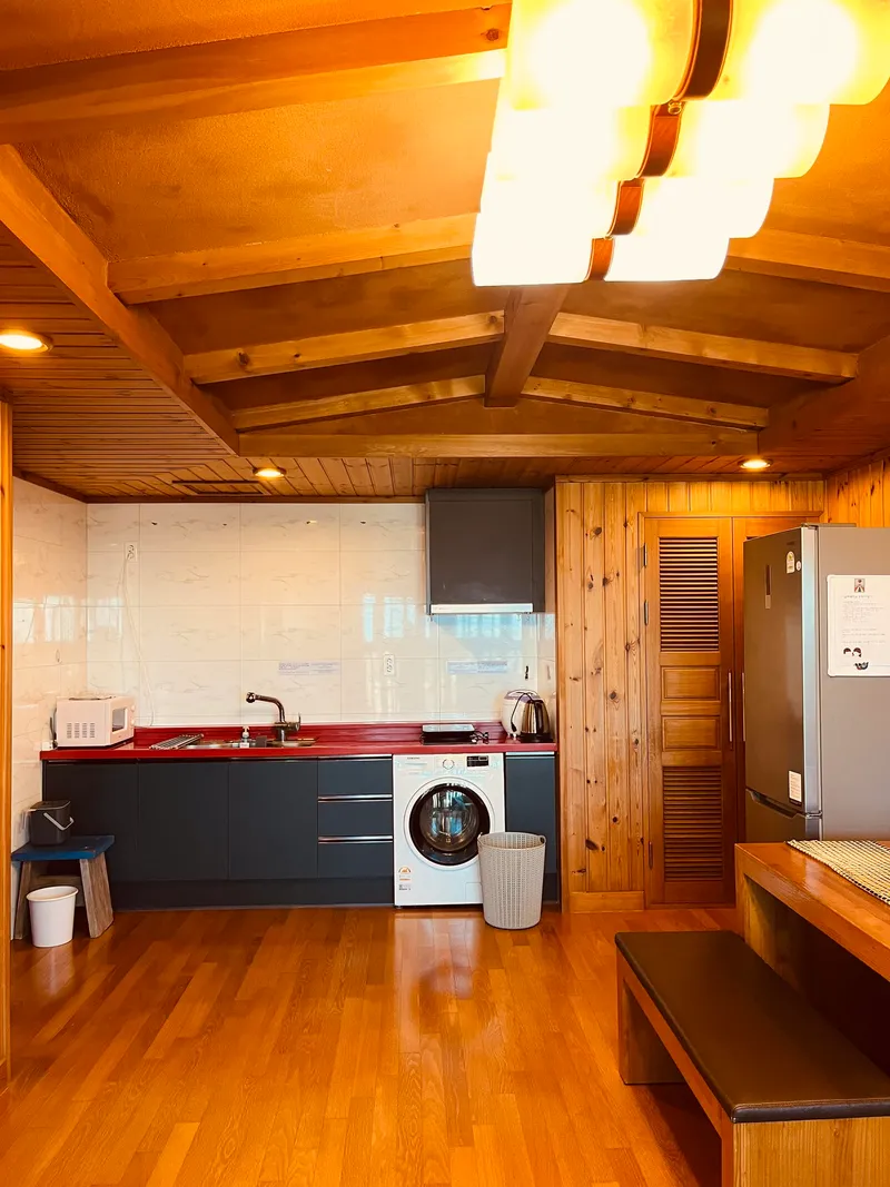 [Aewol, Jeju] Jeju Aewol Full-option, Ocean View 25 Pyeong 2nd Floor 202 6