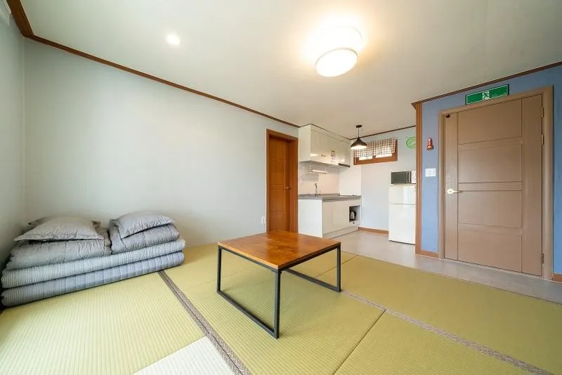 [Gangneung] Gangneung Family Pension, Pet-friendly Pension within 5 minutes walk of Sungeut Beach, Room #103 19