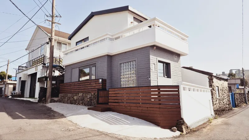 [Hahyo-dong, Seogwipo] Soysoggak Cozy House Two-room Duplex House 63