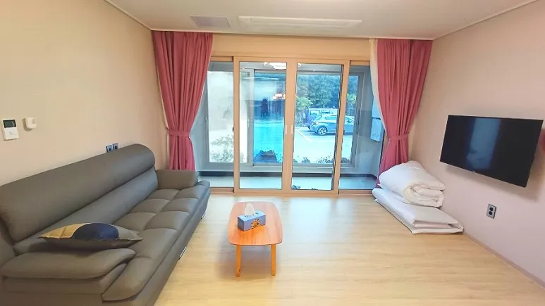 [Gujwa, Jeju] Jeju Shinsang Pension 102 with a beautiful garden and forest 2
