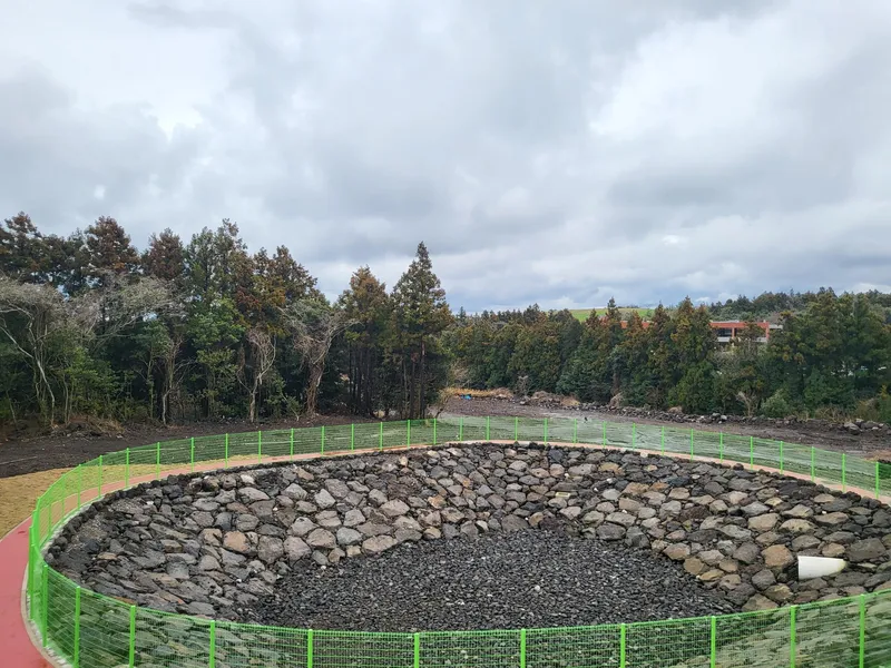 [제주 구좌] 조용한 힐링 한달살기 신축급 타운하우스 24평 텃밭 36