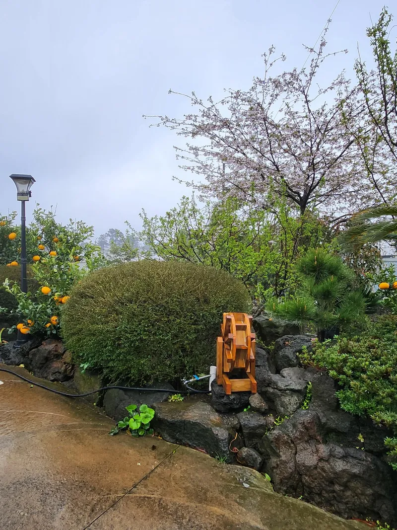 [Namwon, Seogwipo][Room 203] Spacious 2-person spa with cool view terrace and cool duplex 107