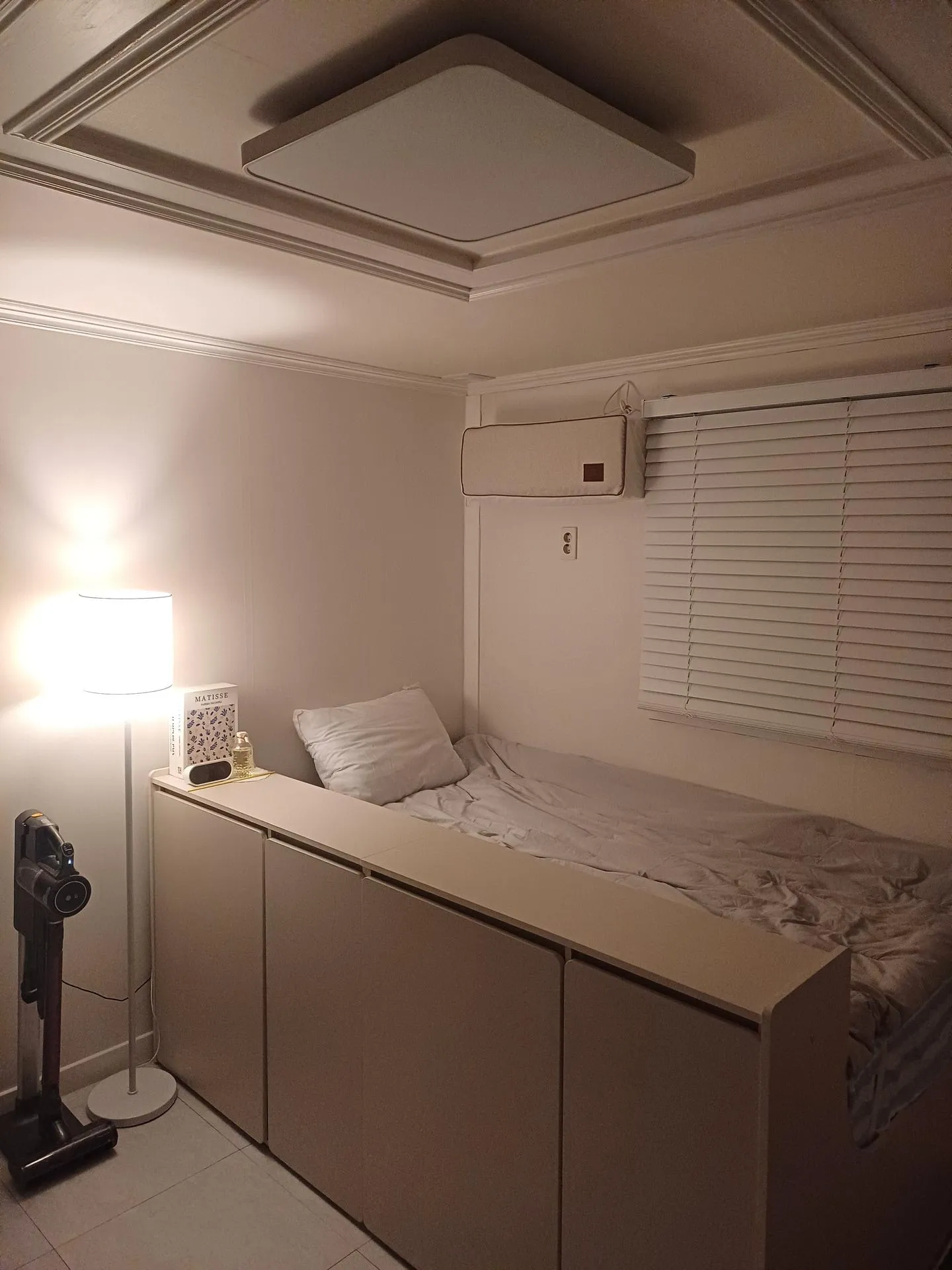 Songhyeon-dong Modern One-Bedroom House