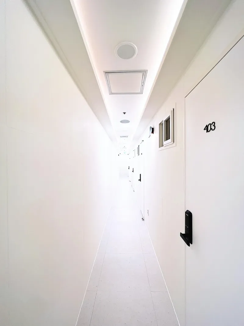 [Seongnam][Bundang] 10 minutes from Pangyo, 1 minute from Seohyeon Station, women-only studio apartment 24