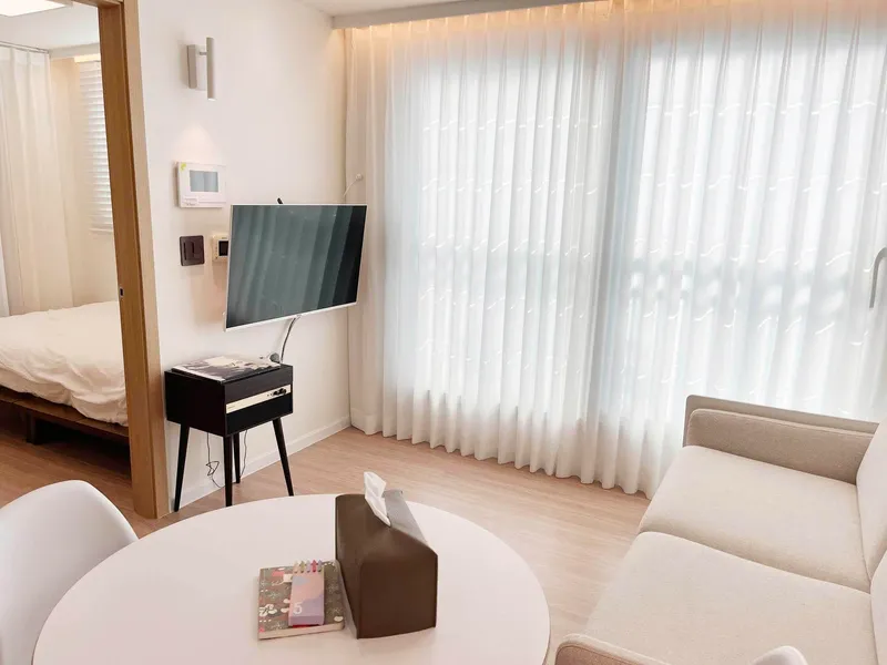 [Yangcheon, Seoul][Mok-dong - Max. 4 / Pets Allowed] 5-minute walk from Lines 2 & 5 / Free Parking 9