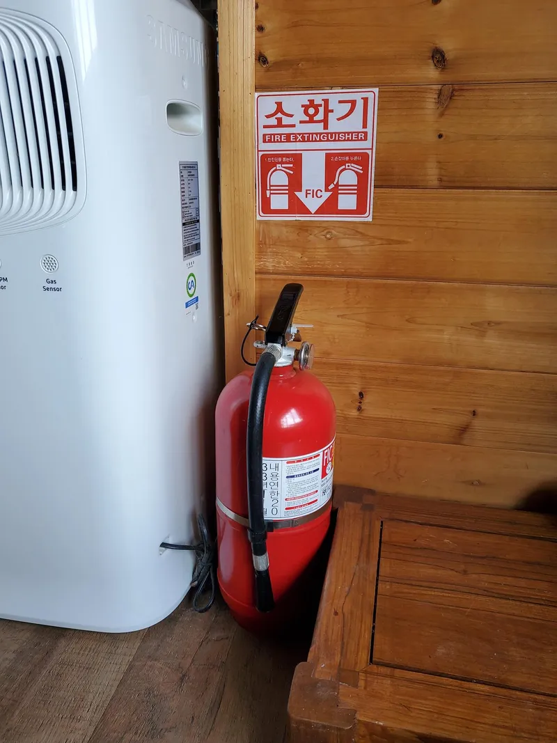 [부산 동구][부산 동구)하늘노래방ㅡ영화촬영지 전체편백 바베큐 반려견1,2층분리가능 34