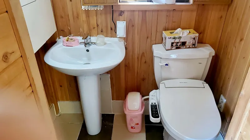 [부산 동구][부산 동구)하늘노래방ㅡ영화촬영지 전체편백 바베큐 반려견1,2층분리가능 48
