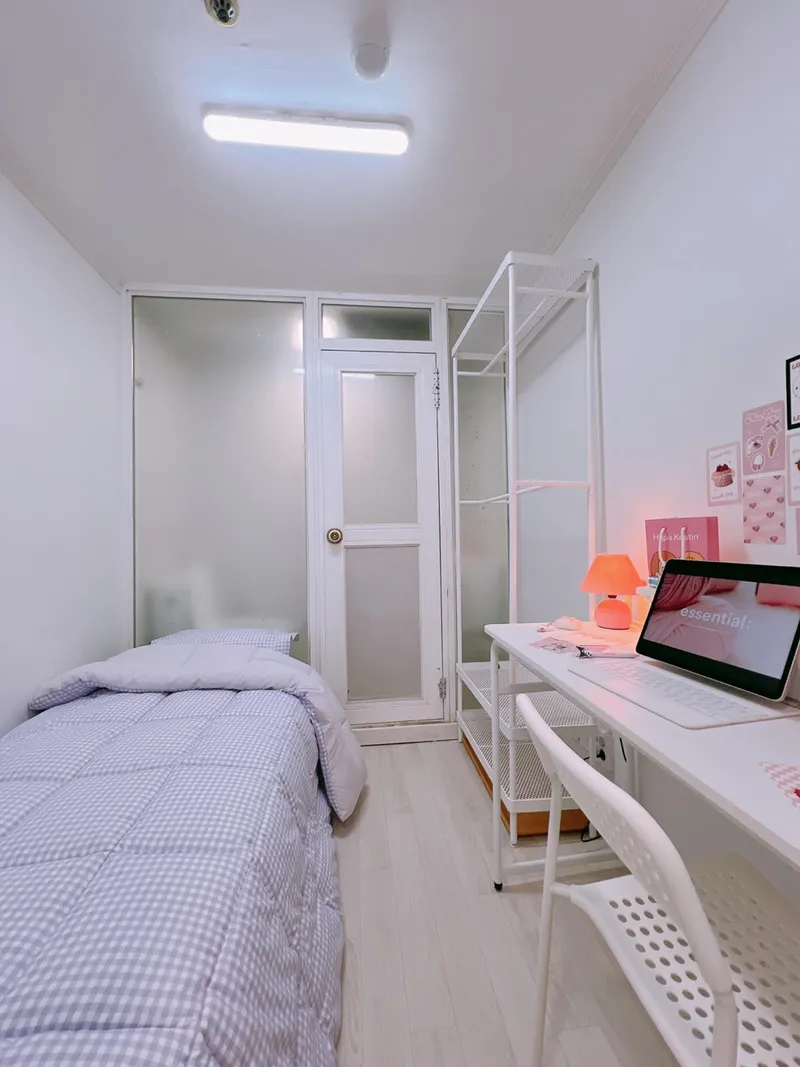 [Seongnam][Bundang] 10 minutes from Pangyo, 1 minute from Seohyeon Station, women-only studio apartment 9