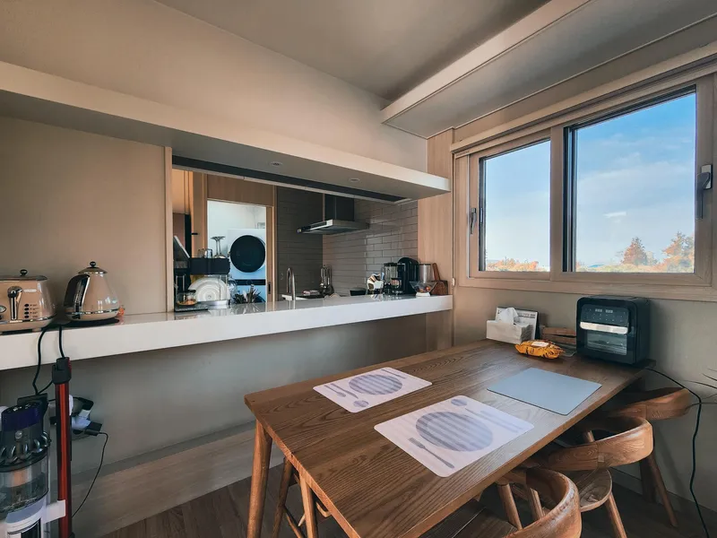 [Aewol, Jeju] A cozy, white-toned, three-room, two-story house with a private pool. 59