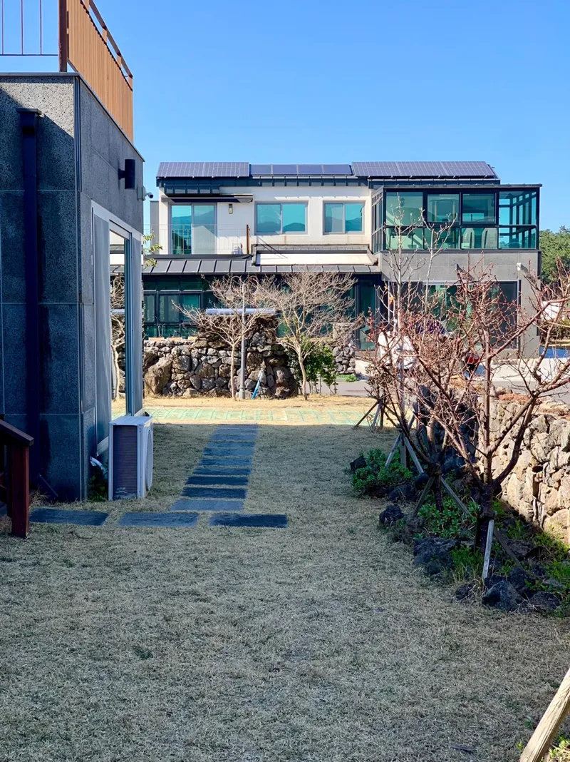 [제주 애월] #넓은 독채 #잔디마당 #바베큐데크 #복층 #가까운오름 3 15