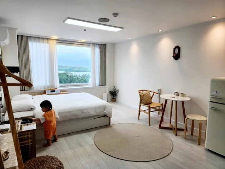 [Sokcho][Sokcho Anuparm] Modern White Studio with Fantastic Views of Seoraksan Mountain and Yeongnangho Lake 2