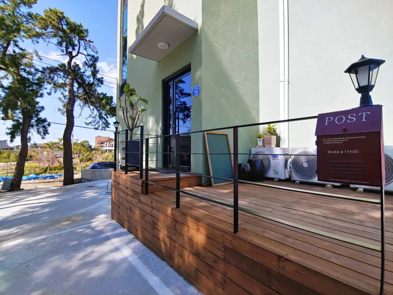 [Gangneung] Newly built pension 401 located on a lovely pine forest road in Chodang Sundubu Village 13