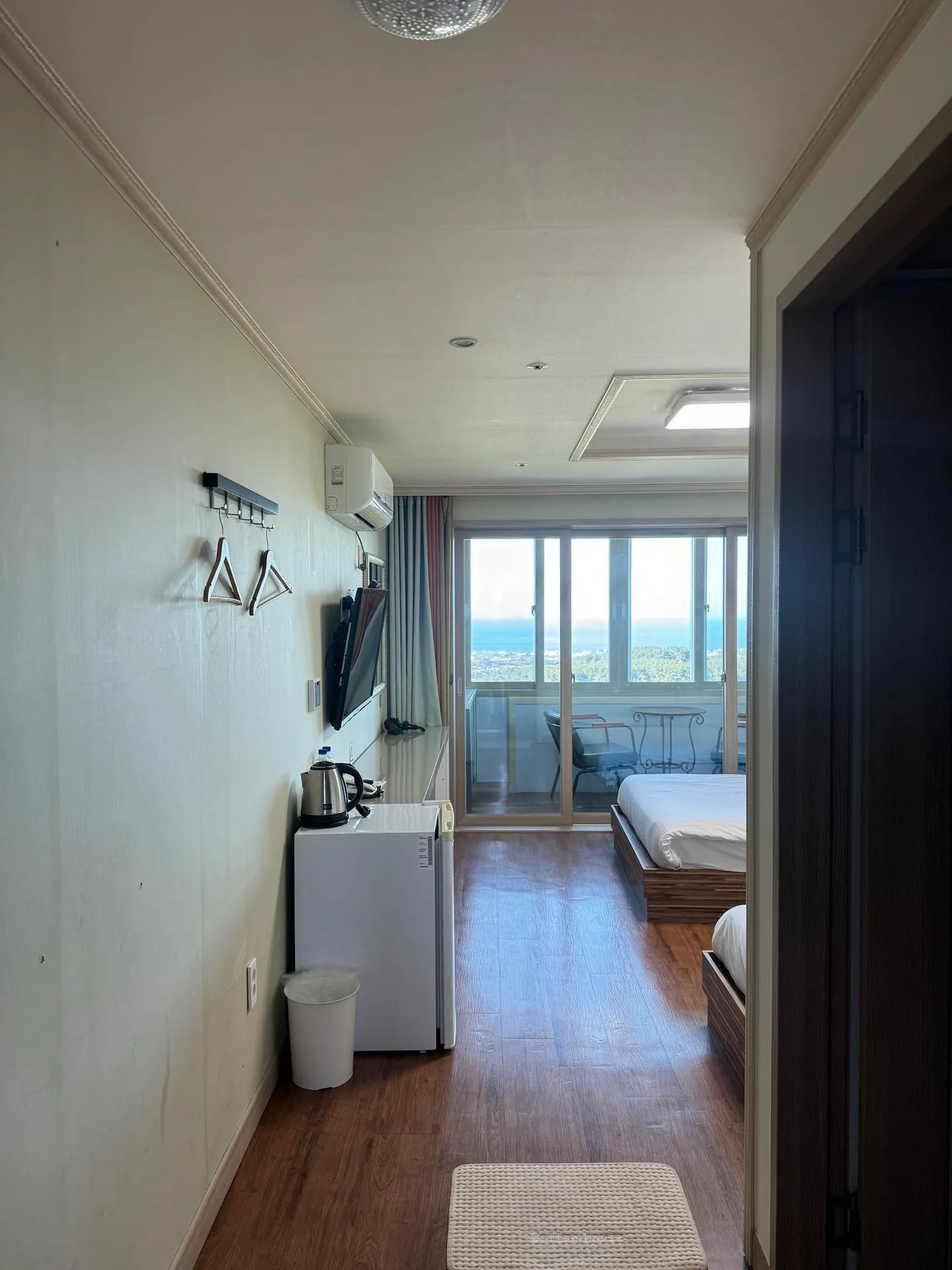Aewol-eup Pet-Friendly Workation Resort