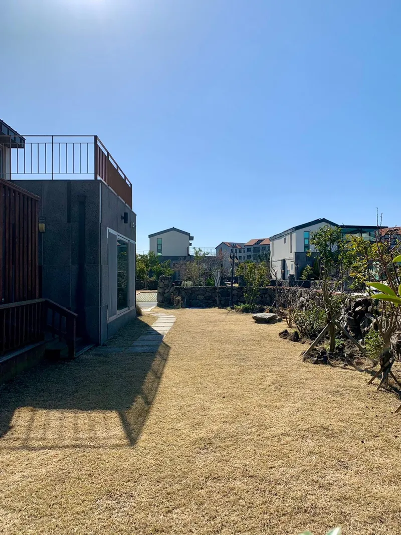 [제주 애월] #넓은 독채 #잔디마당 #바베큐데크 #복층 #가까운오름 2 22