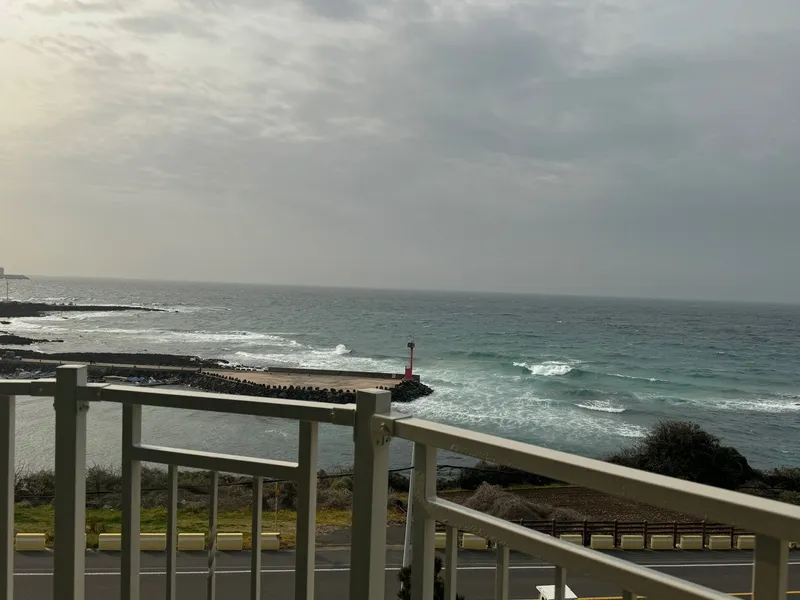 [Aewol, Jeju][Aewol large accommodation] Accommodation for up to 8 people #duplex #ocean view #Aewol sea #beam 10