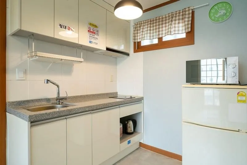 [Gangneung] Gangneung Family Pension, Pet-friendly Pension within 5 minutes walk of Sungeut Beach, Room #103 14