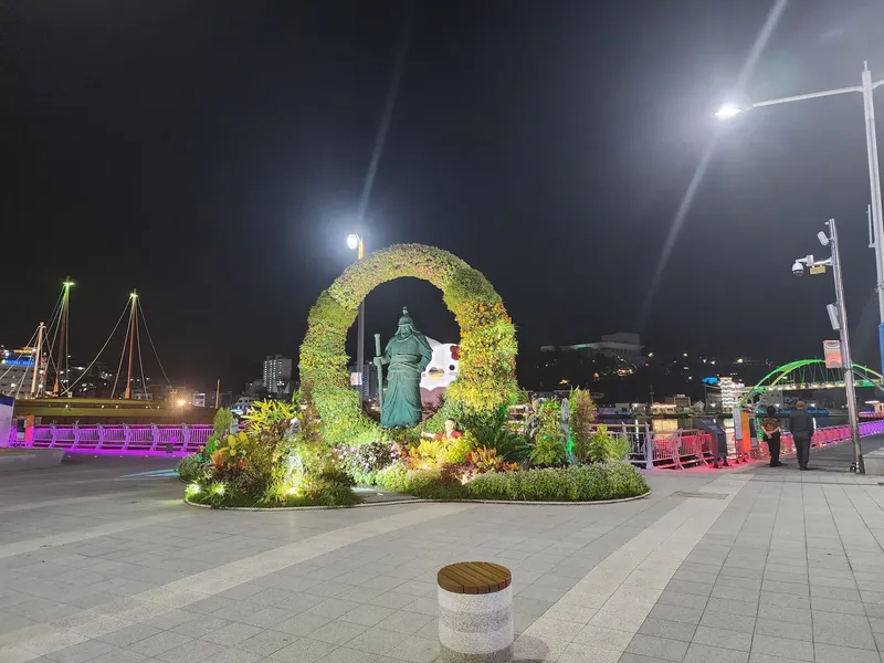 [Tongyeong] Hotel near Jungang Market and Ganggu Port #Double Room 6