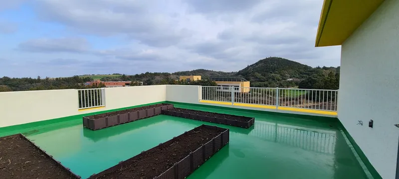 [제주 구좌] 조용한 힐링되는 투룸 브랜드뉴 타운하우스2층 개인옥탑텃밭 35