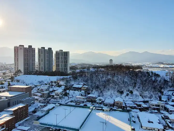 [Sokcho][Sokcho Anuparm] Modern White Studio with Fantastic Views of Seoraksan Mountain and Yeongnangho Lake 12