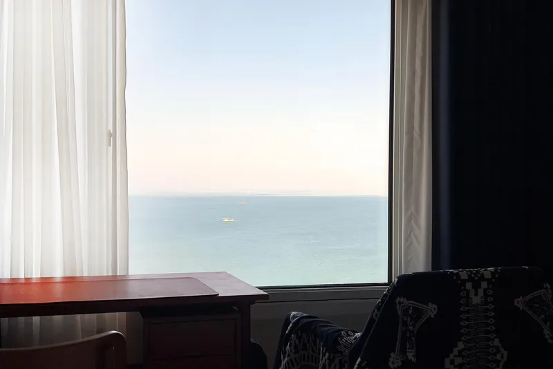 [강원 속초] 감성 창가ㅣ바다 앞 내 집 같은 편안함 11층 오션뷰 6