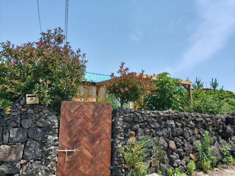 [Pyoseon, Seogwipo] Quiet accommodation with a view of the distant sea - Shimyeong Shimyeong - Entire detached house 2