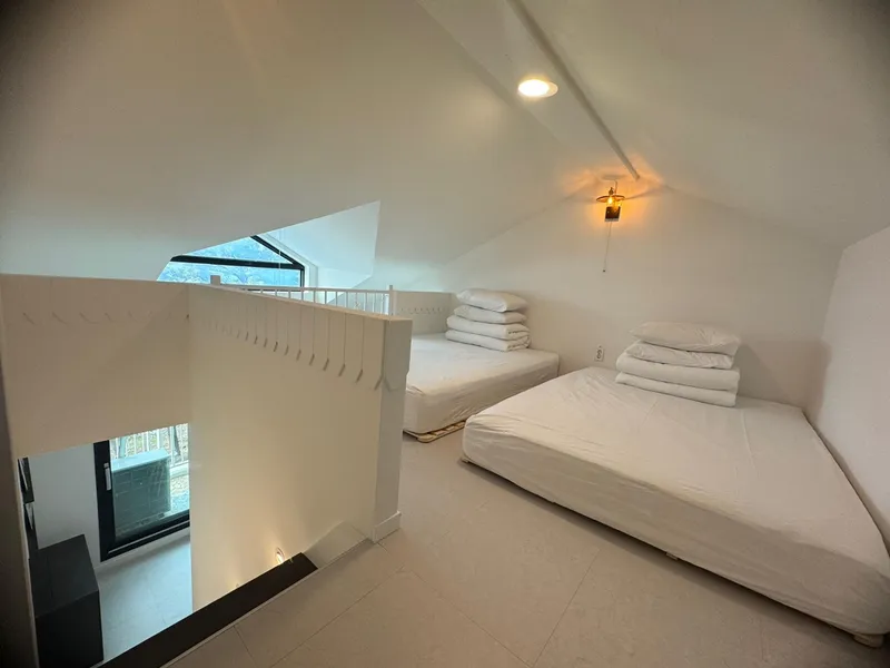 [Aewol, Jeju][Aewol large accommodation] Accommodation for up to 8 people #duplex #ocean view #Aewol sea #beam 5