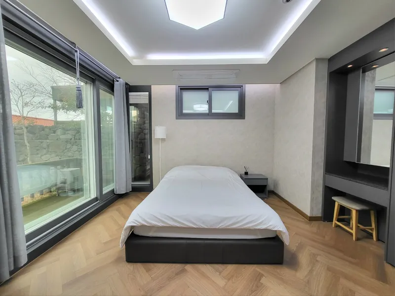 [제주 애월] #넓은 독채 #잔디마당 #바베큐데크 #복층 #가까운오름 3 4