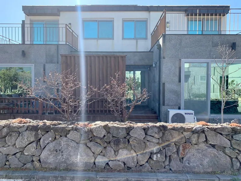 [제주 애월] #넓은 독채 #잔디마당 #바베큐데크 #복층 #가까운오름 3 2