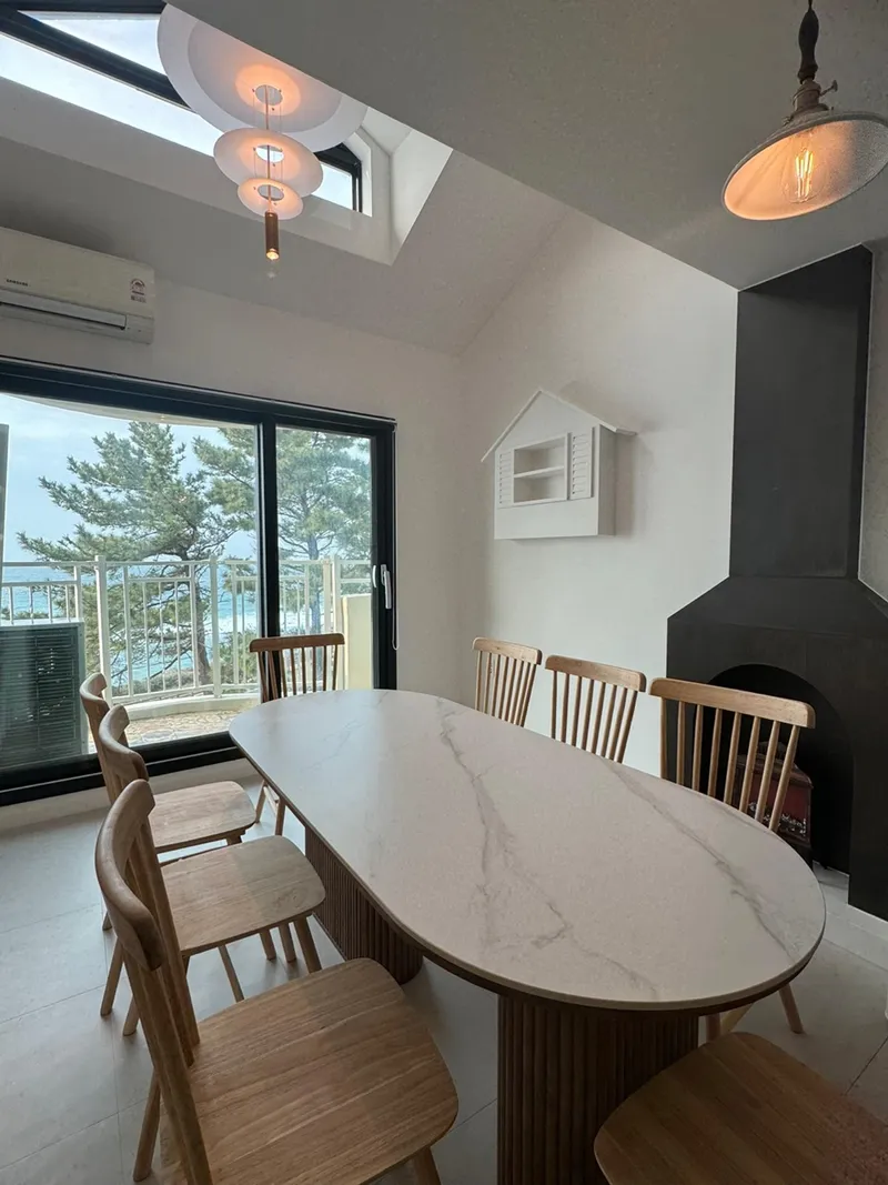 [Aewol, Jeju][Aewol large accommodation] Accommodation for up to 8 people #duplex #ocean view #Aewol sea #beam 2