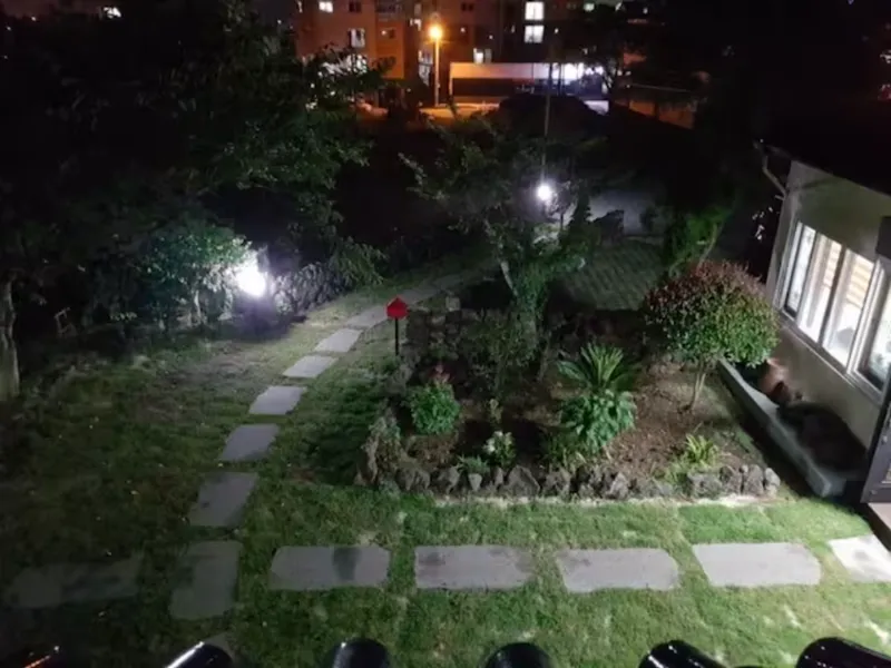 [Hallim, Jeju] Stone Wall House S with a lawn yard and stone wall 19