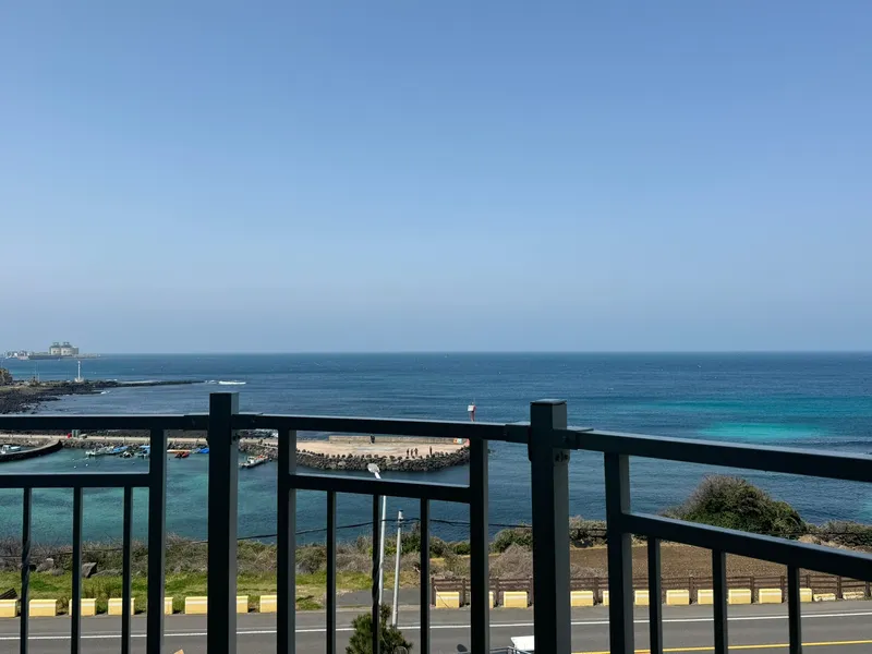 [Aewol, Jeju][Aewol large accommodation] Accommodation for up to 8 people #duplex #ocean view #Aewol sea #beam 19